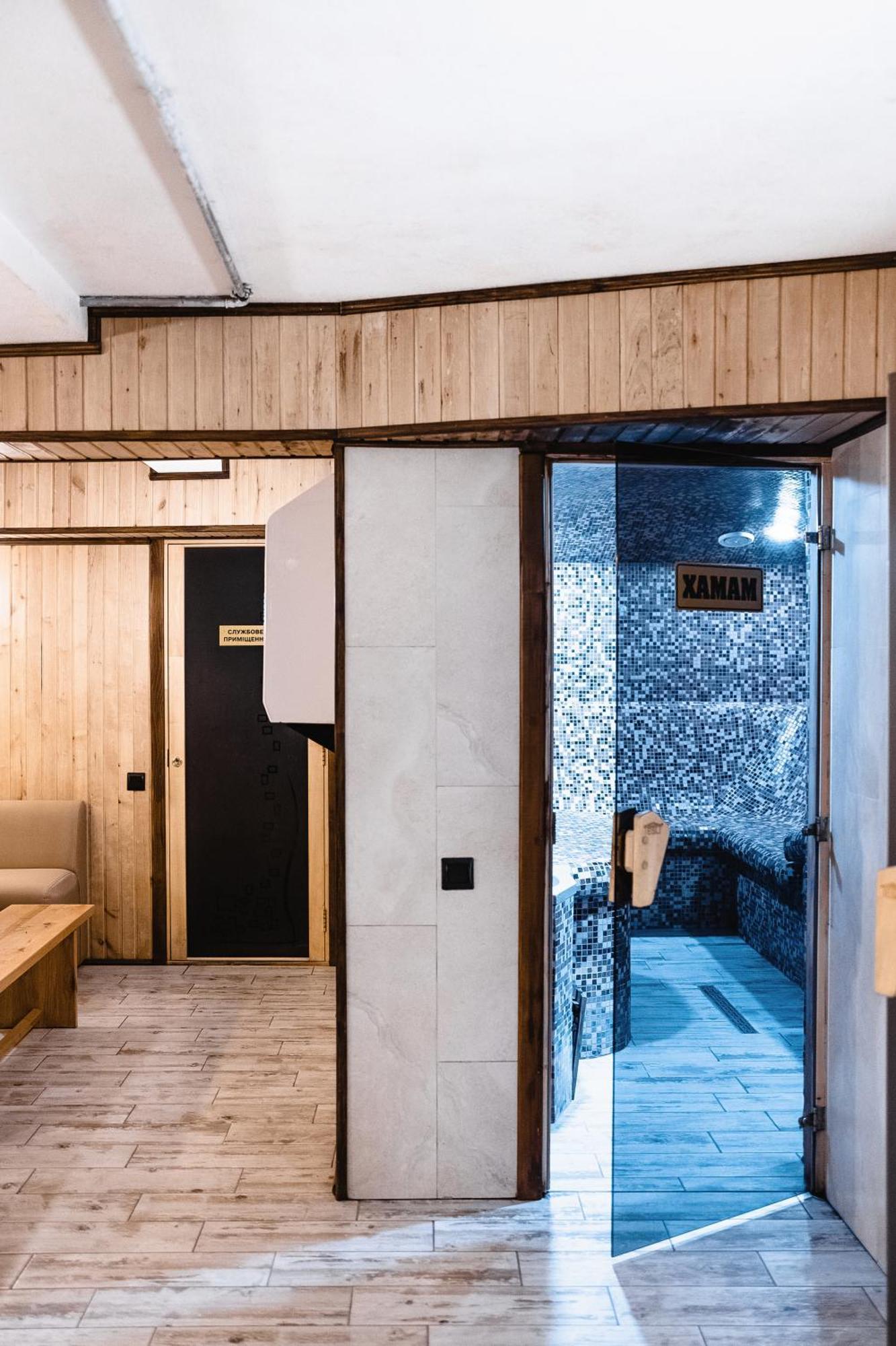 Geography Hotel Veresneve Luaran gambar