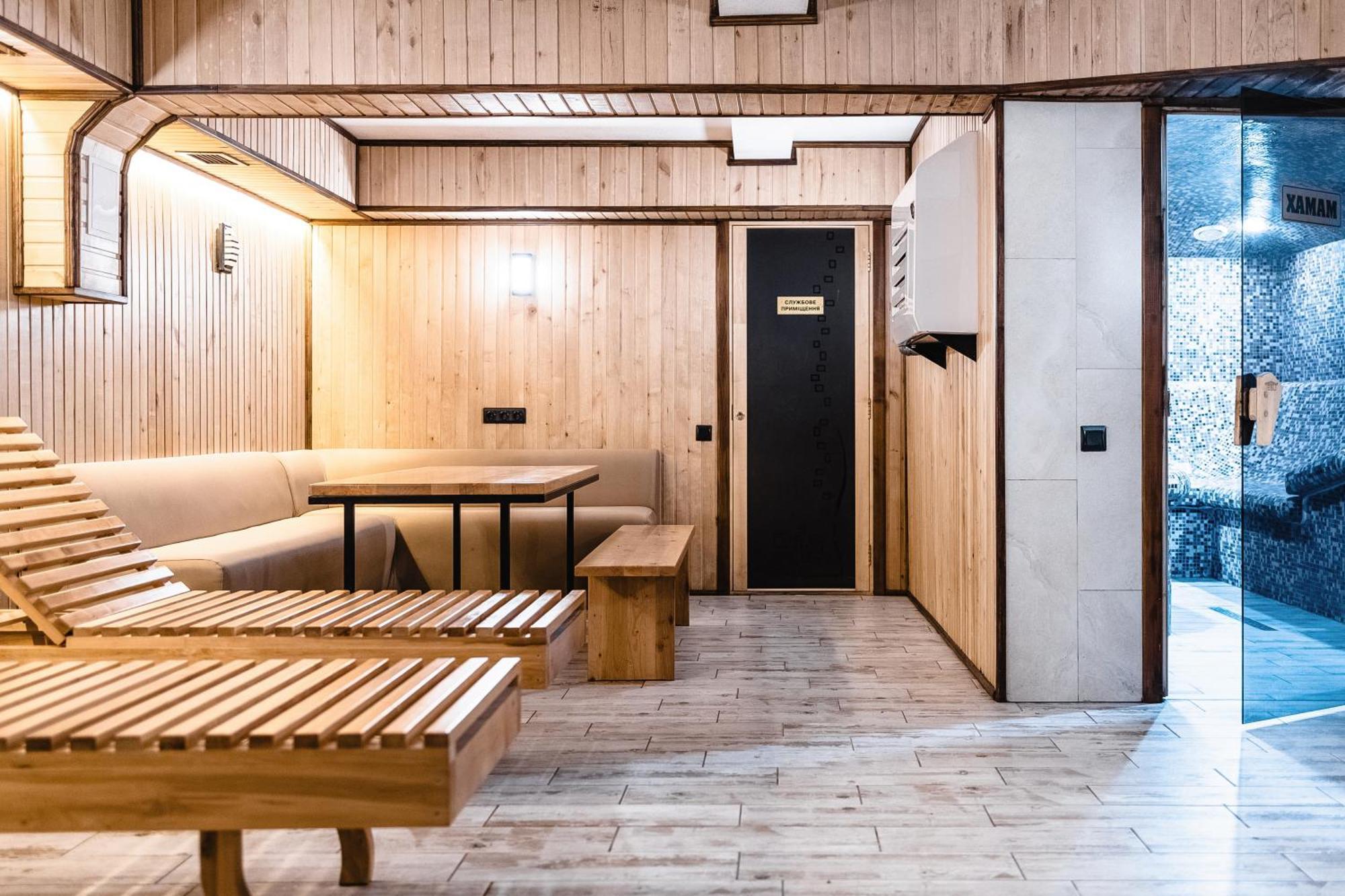 Geography Hotel Veresneve Luaran gambar