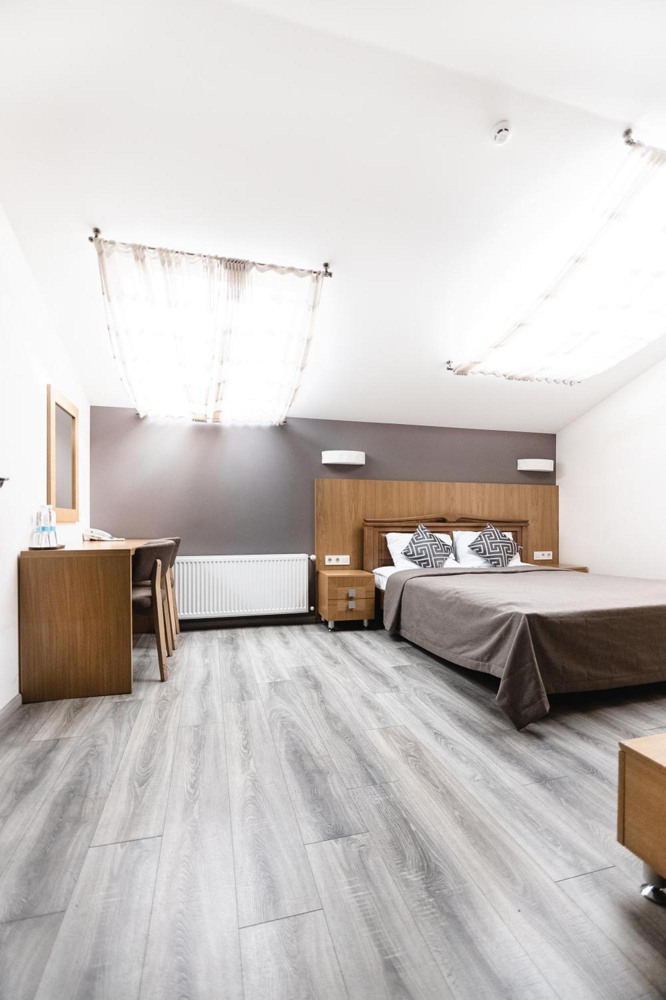 Geography Hotel Veresneve Luaran gambar