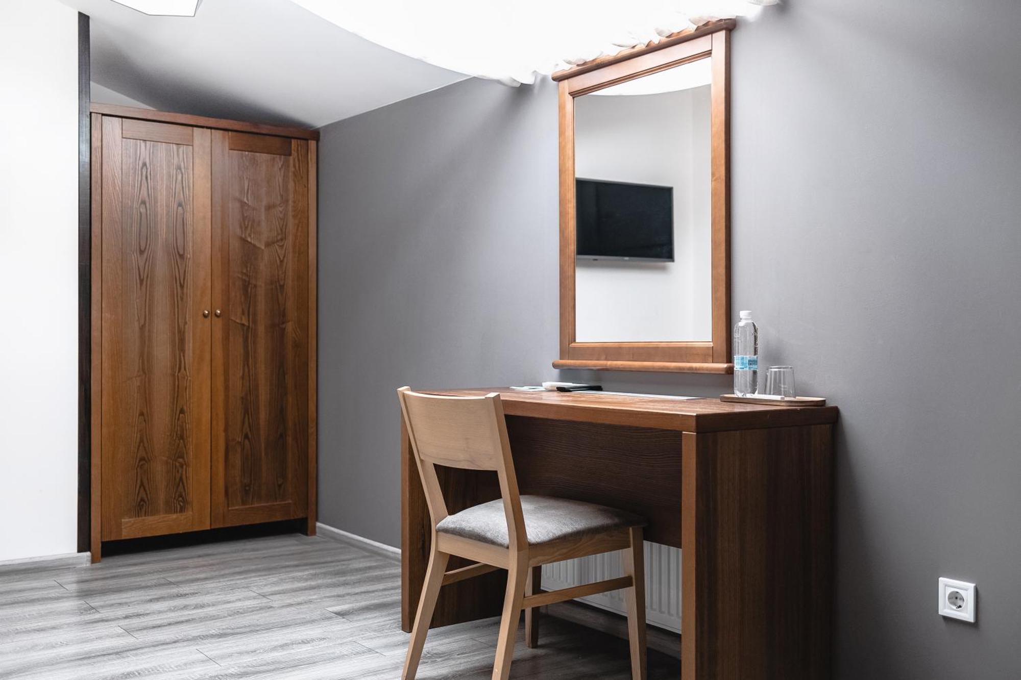 Geography Hotel Veresneve Luaran gambar