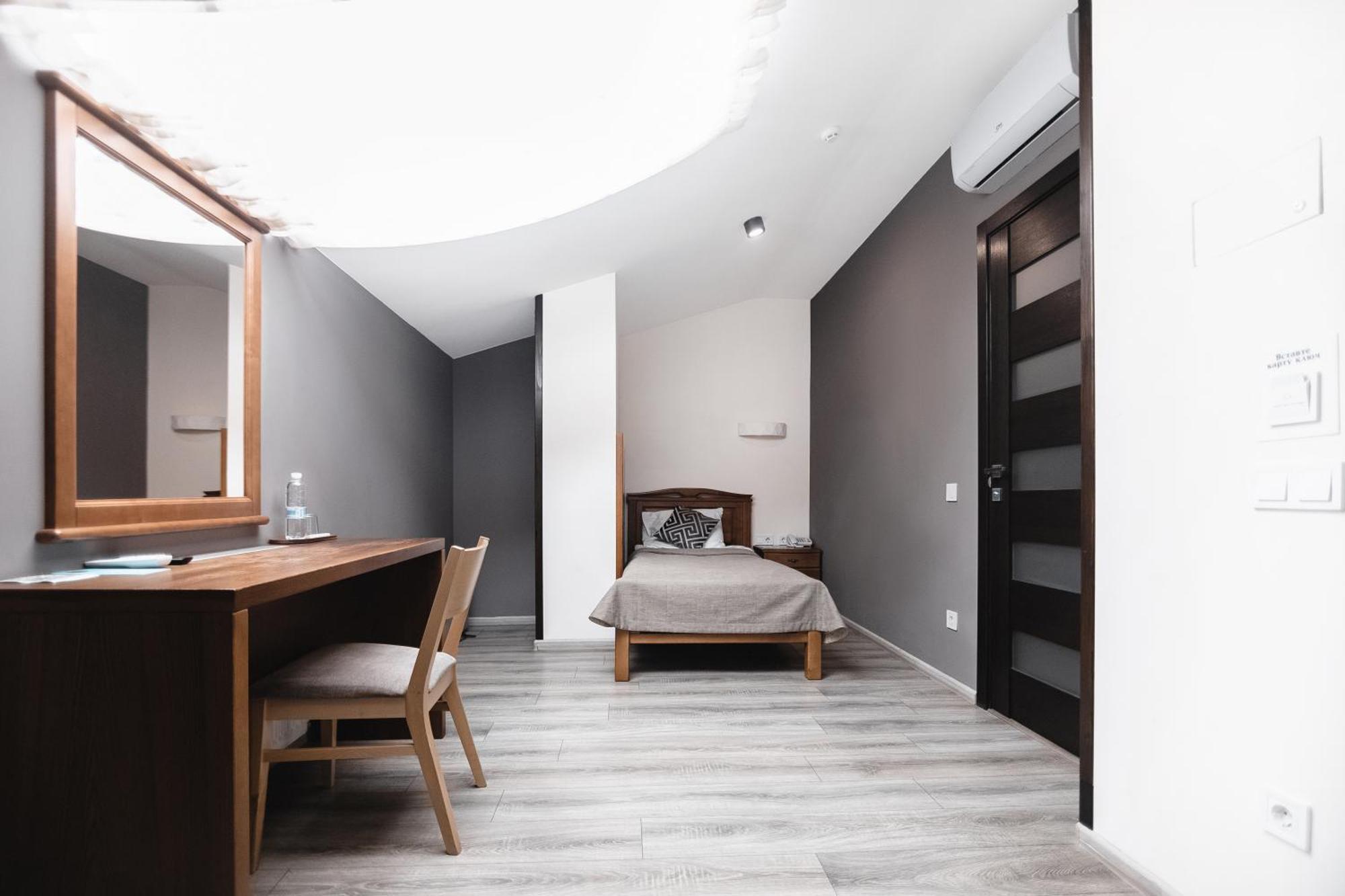 Geography Hotel Veresneve Luaran gambar