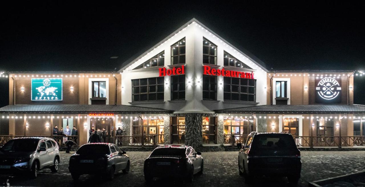 Geography Hotel Veresneve Luaran gambar
