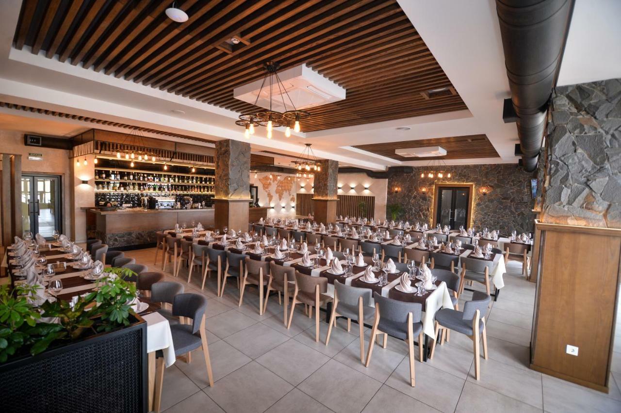 Geography Hotel Veresneve Luaran gambar