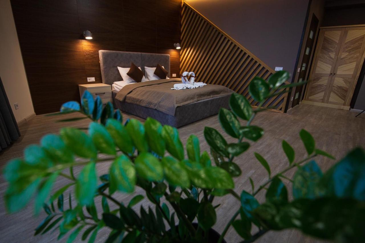 Geography Hotel Veresneve Luaran gambar