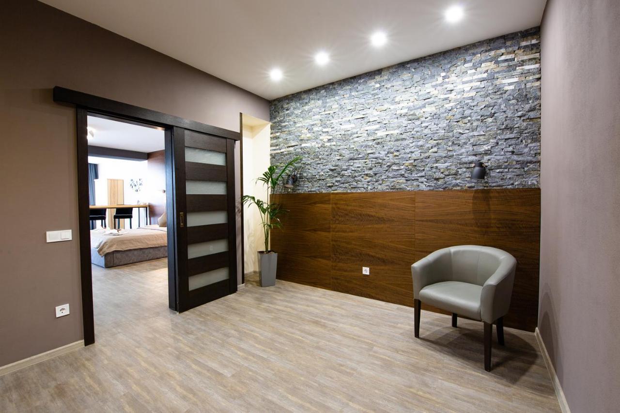 Geography Hotel Veresneve Luaran gambar
