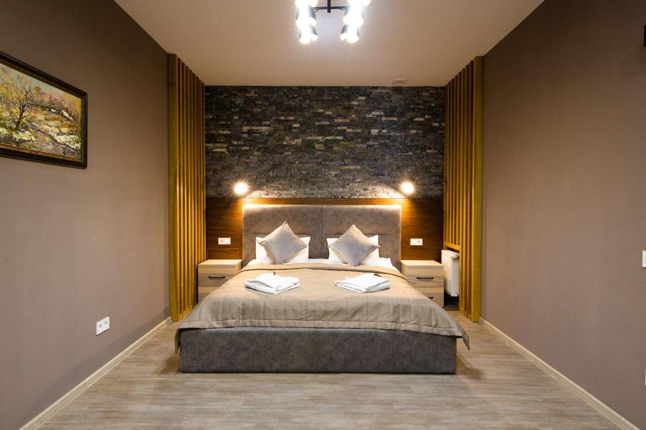 Geography Hotel Veresneve Luaran gambar